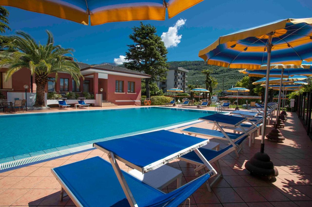 Sunlake Hotel Рива-дель-Гарда Экстерьер фото