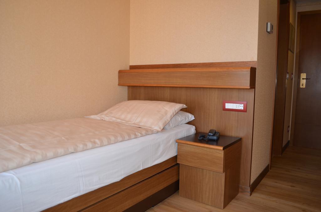 Sunlake Hotel Рива-дель-Гарда Экстерьер фото